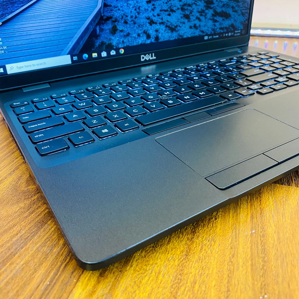 Dell | Latitude 5500 Laptop | 256GB SSD | 8GB RAM | Backlit Keyboard | Core i7-8365U | 15.6″ FHD Touchscreen Display | Laptop - Image 3