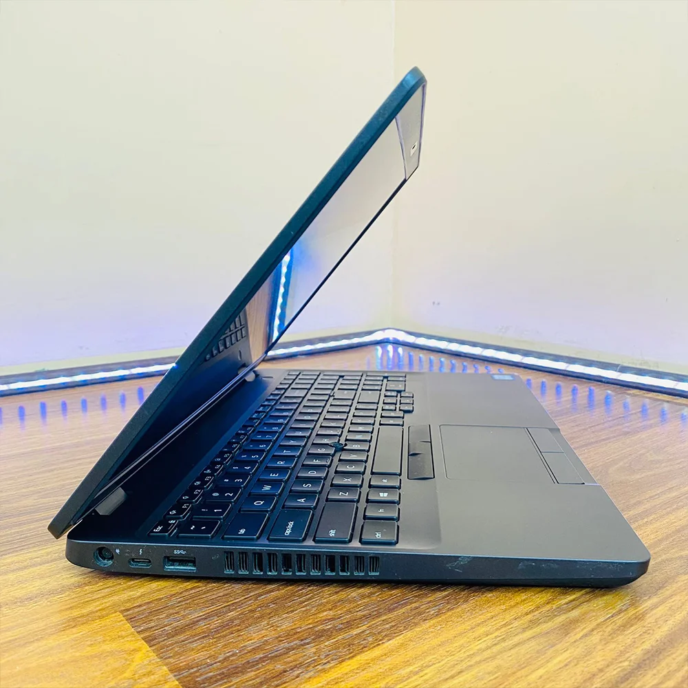 Dell | Latitude 5500 Laptop | 256GB SSD | 8GB RAM | Backlit Keyboard | Core i7-8365U | 15.6″ FHD Touchscreen Display | Laptop - Image 4